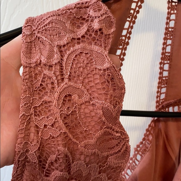 Dusty rose lace dress. - Picture 2 of 7